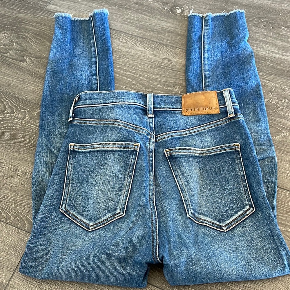 Denim Forum the Lola high rise skinny crop